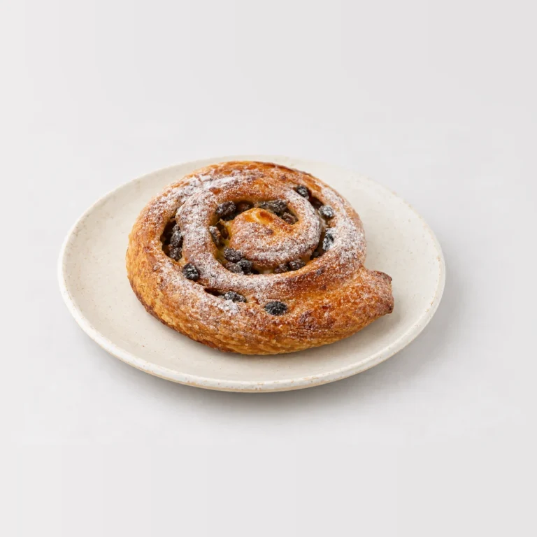 Danish / Escargot, whole on a plate