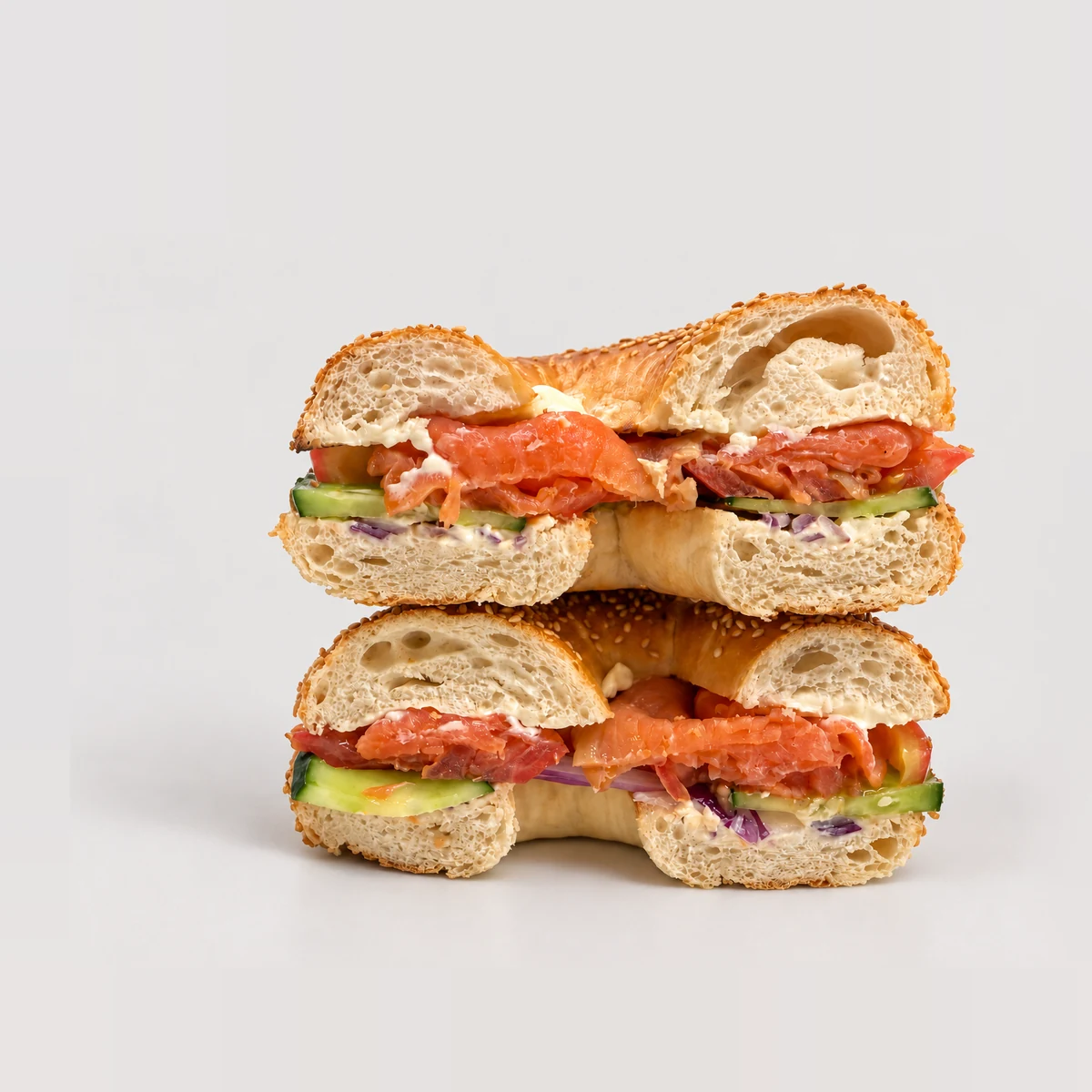 Smoked salmon bagel — Cut cross-section